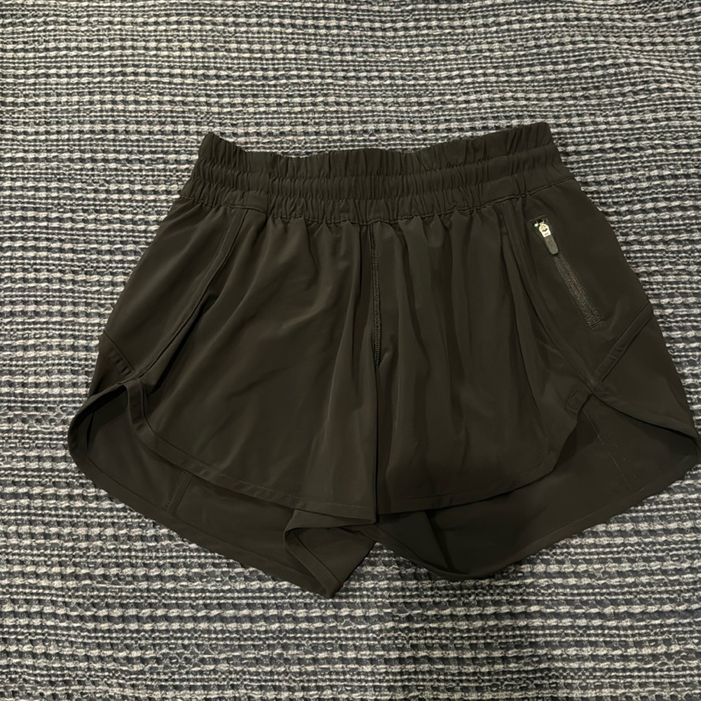 Black Lululemon size 6 shorts